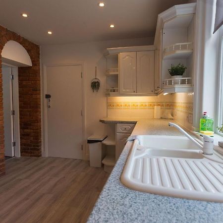 Stunning Rural Apartment - Sleeps 4 - Parking Lichfield Exterior foto